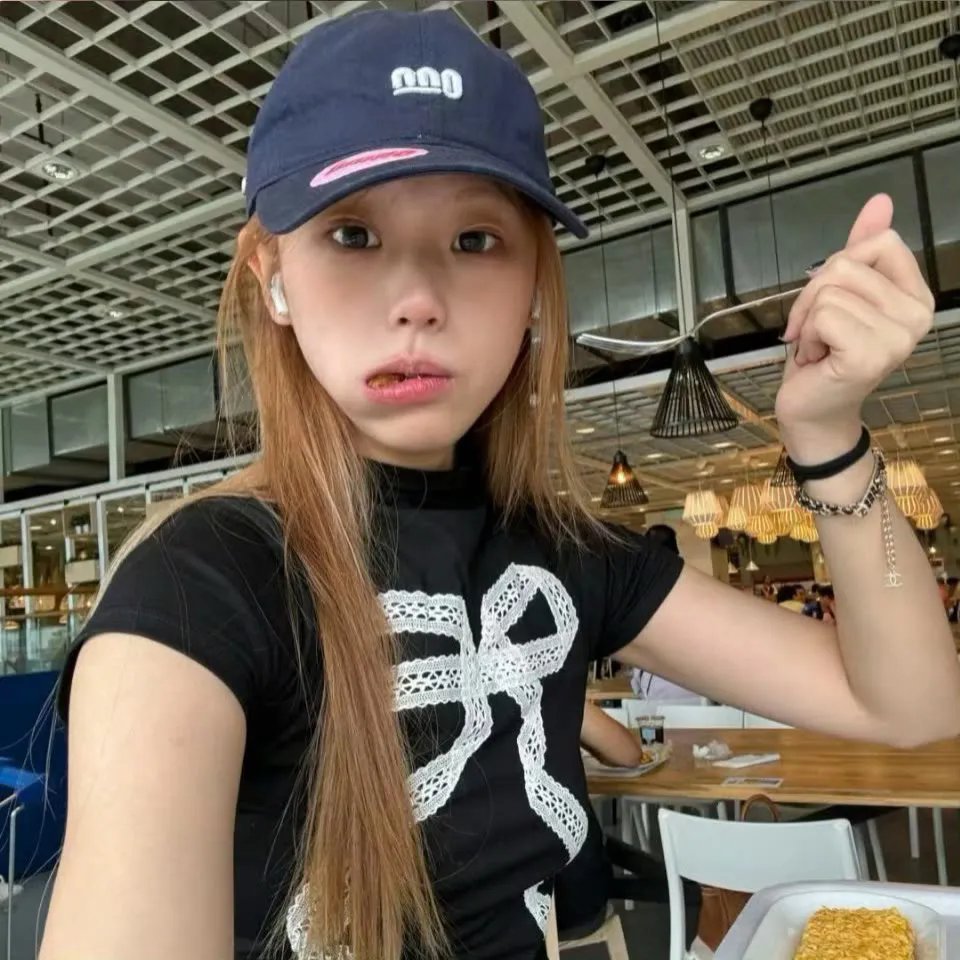玉女含苞朵朵开